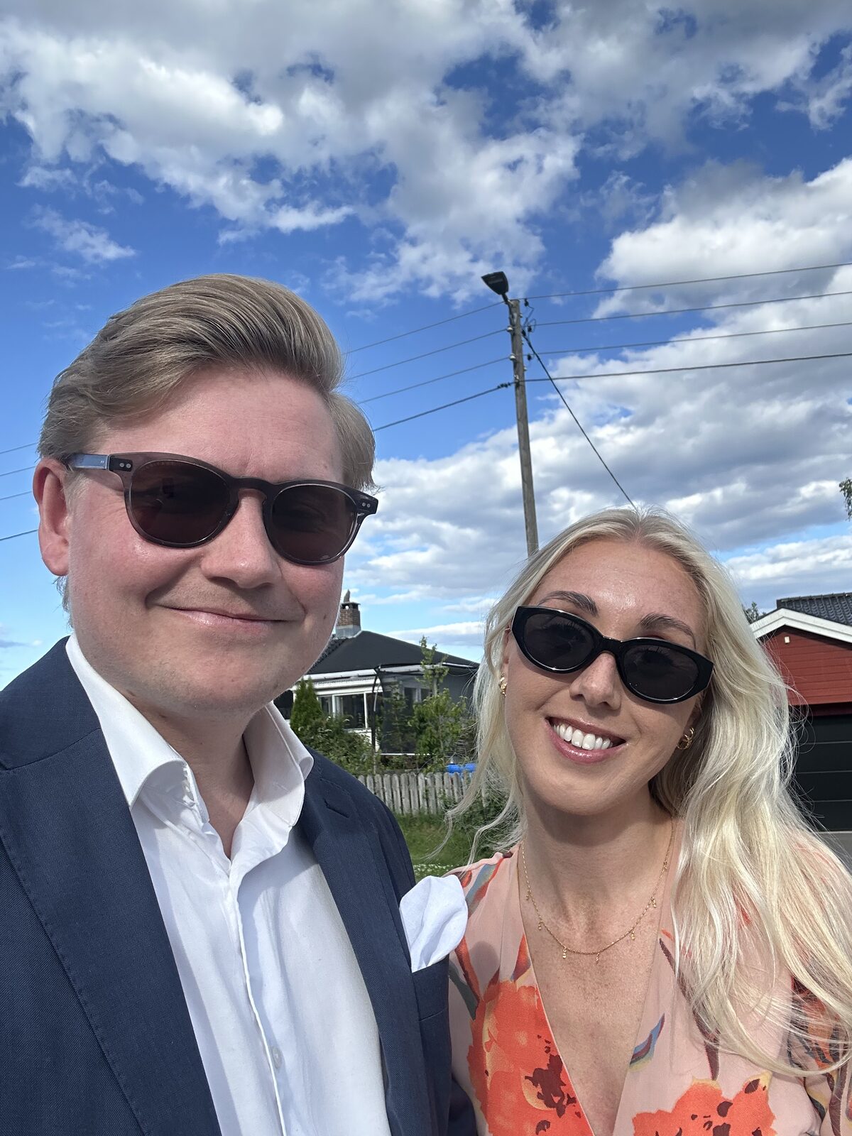 Silje og Simen i sommerlig selskap